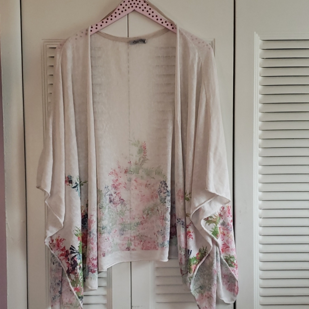 Gently used loose fitting jacket/top